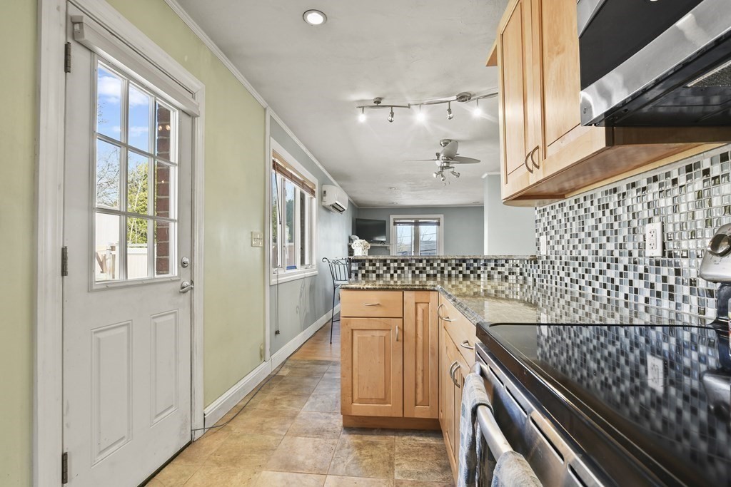 67 Upton Road Waltham, MA 02452 - Photo 9 of 23