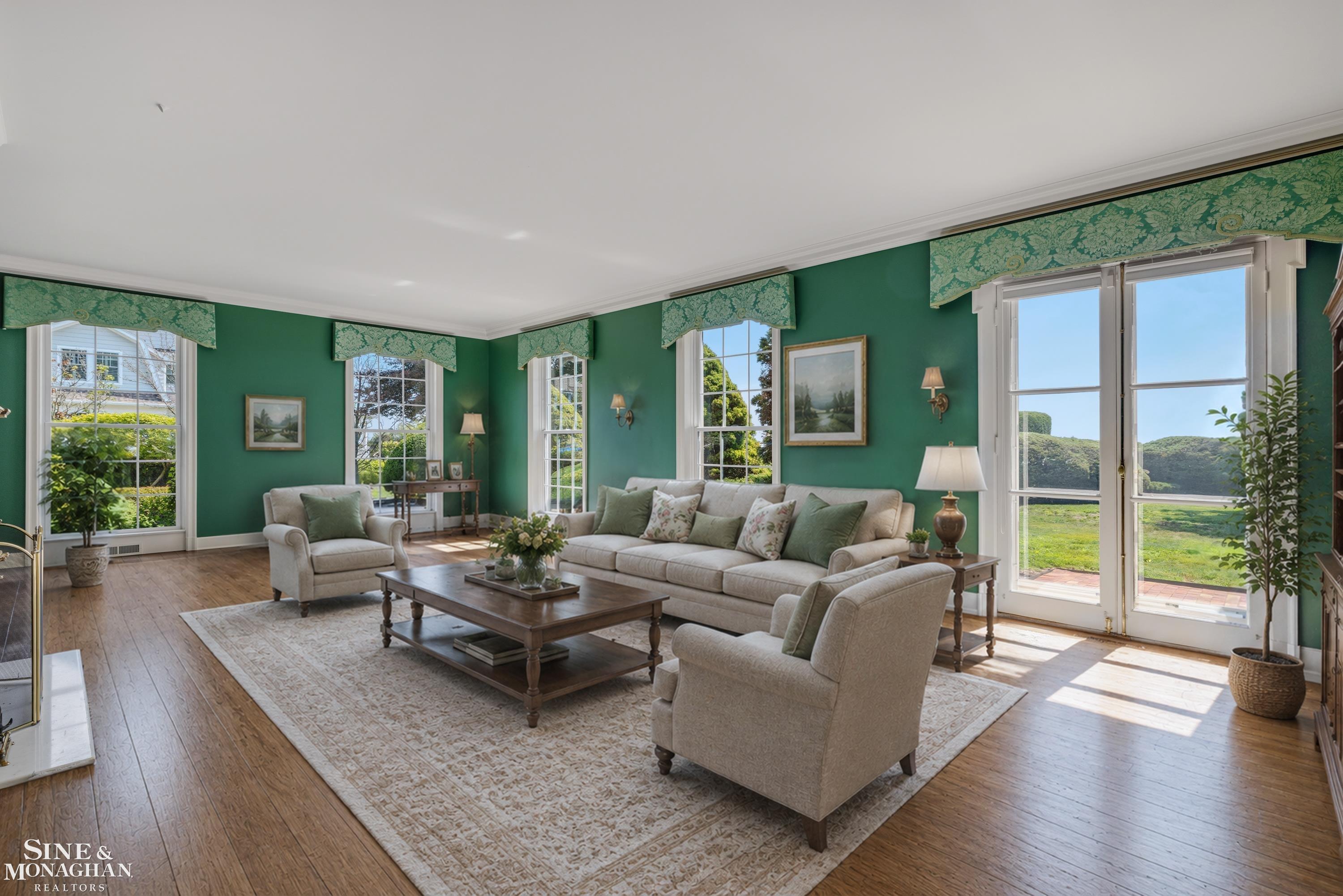 105 Lake Shore Road Grosse Pointe, MI 48236 - Photo 13 of 98 50217830-26ee5b19-bd28-445b-9f20-1491565d116d.JPG
