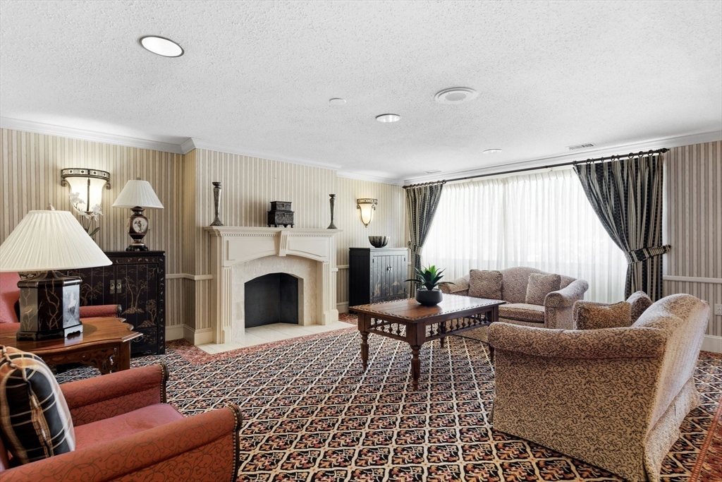 1006 Paradise Road, Unit PHO Swampscott, MA 01907 - Photo 14 of 16