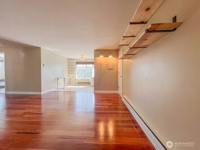 $2,400 | 633 Northwest 85th Street, Unit 301, Seattle, WA 98117
