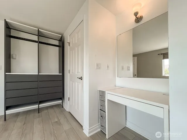 $2,400 | 633 Northwest 85th Street, Unit 301, Seattle, WA 98117