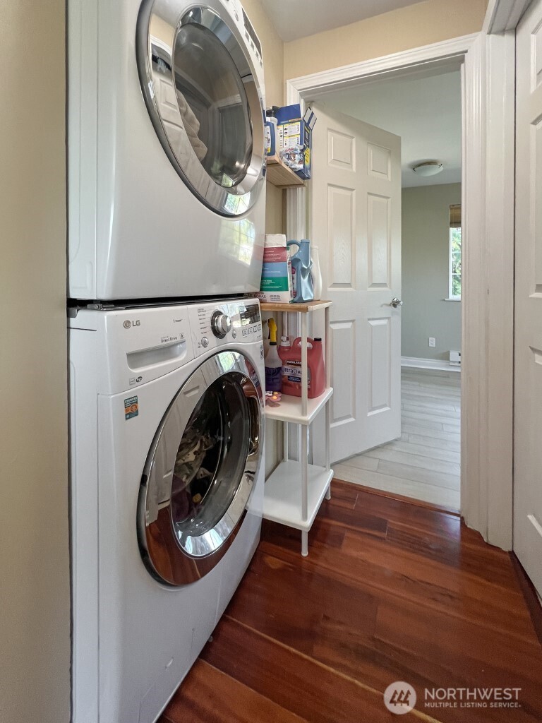 633 Northwest 85th Street, Unit 301 Seattle, WA 98117 - Photo 25 of 34 a utility room with dryer and washer