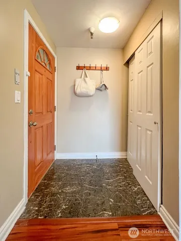 $2,400 | 633 Northwest 85th Street, Unit 301, Seattle, WA 98117