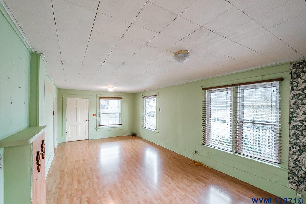 1310 Southwest 14th Avenue Albany, OR 97321 - Photo 12 of 37