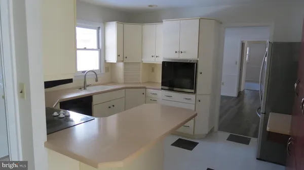 $2,100 | 1043 West Areba Avenue, Hershey, PA 17033