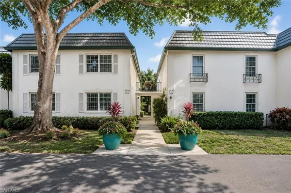 $2,200 | 216 Bobolink Way, Unit A, Naples, FL 34105
