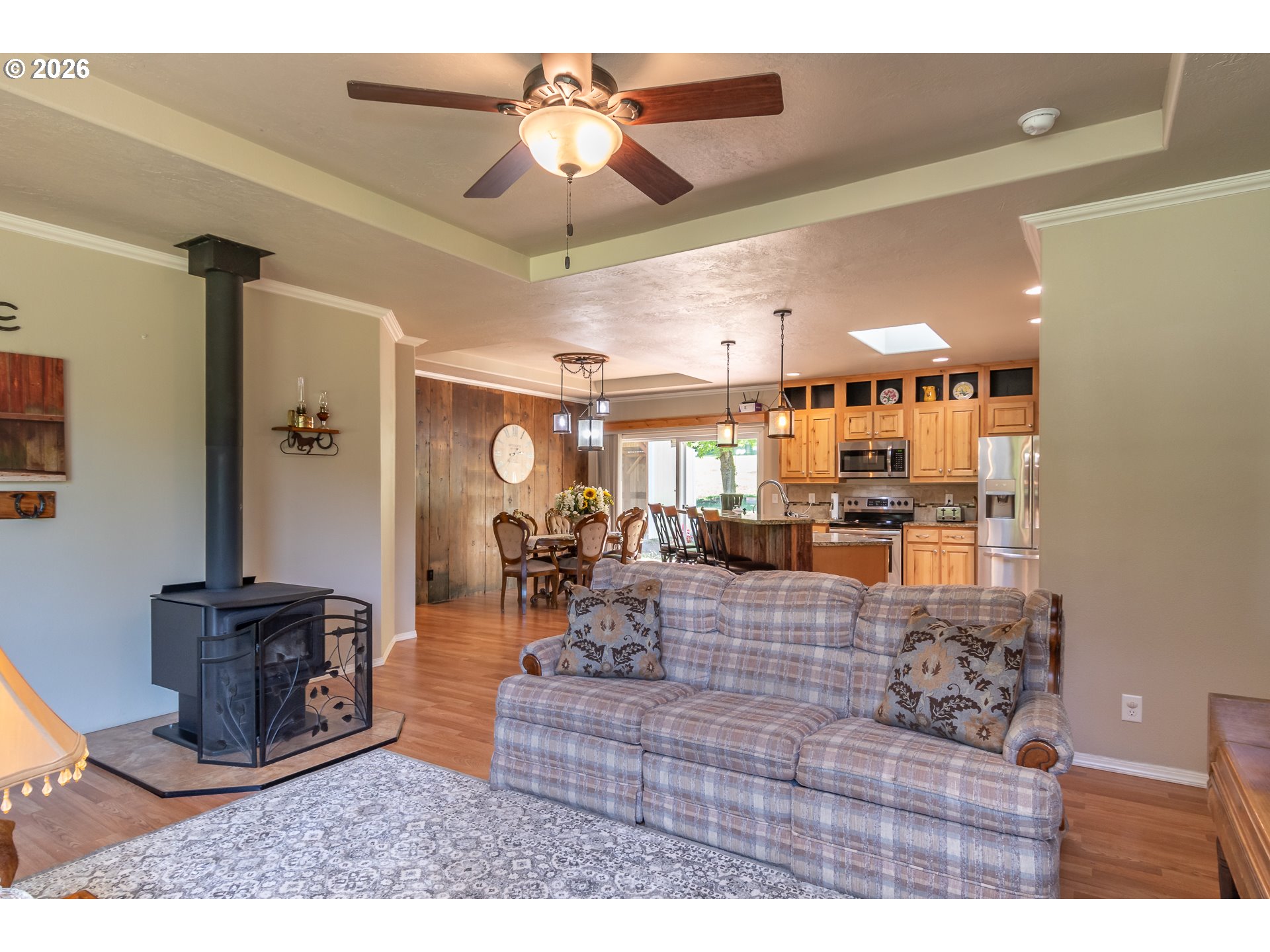 5833 Hubbard Creek Road Umpqua, OR 97486 - Photo 6 of 48 Living Room