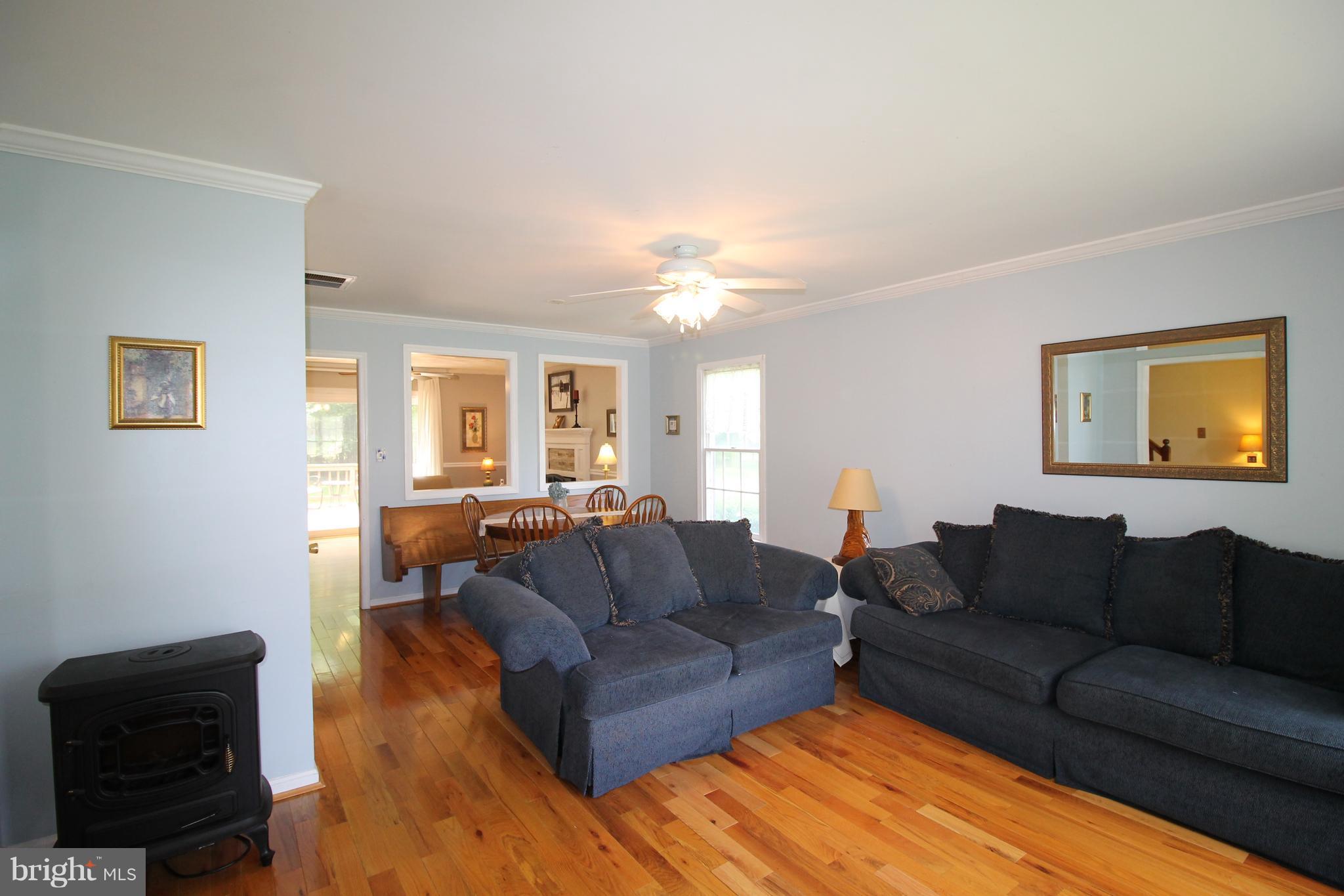 1527 Snug Harbor Road Shady Side, MD 20764 - Photo 11 of 30 Family Room
