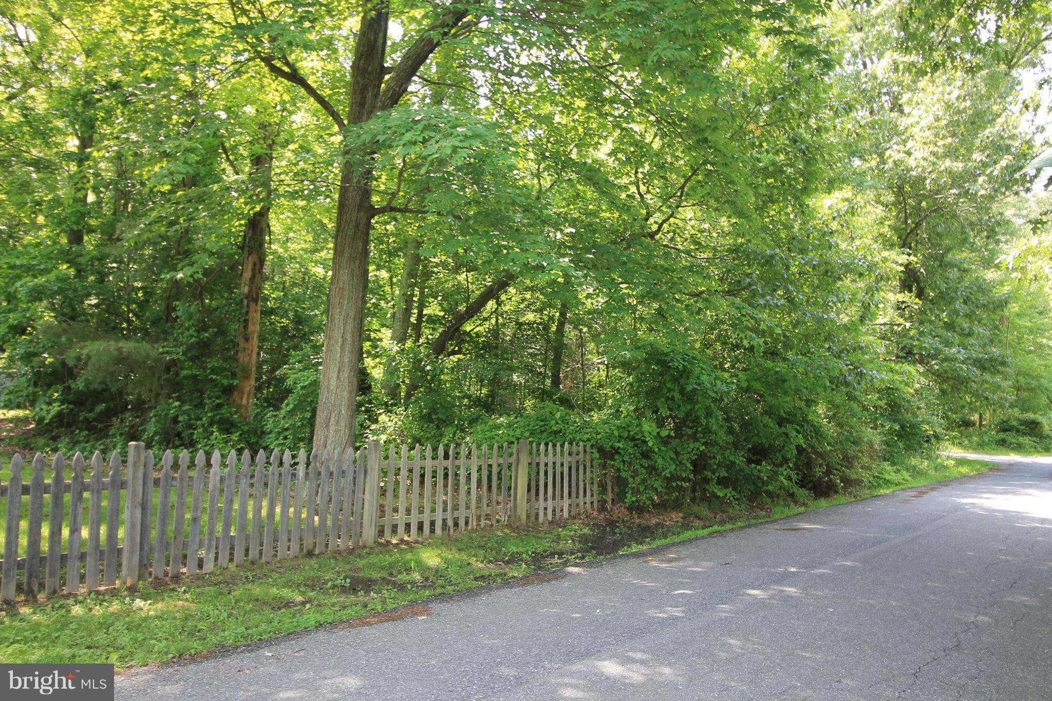 1527 Snug Harbor Road Shady Side, MD 20764 - Photo 4 of 30 Exterior - Separate parking space in rear property