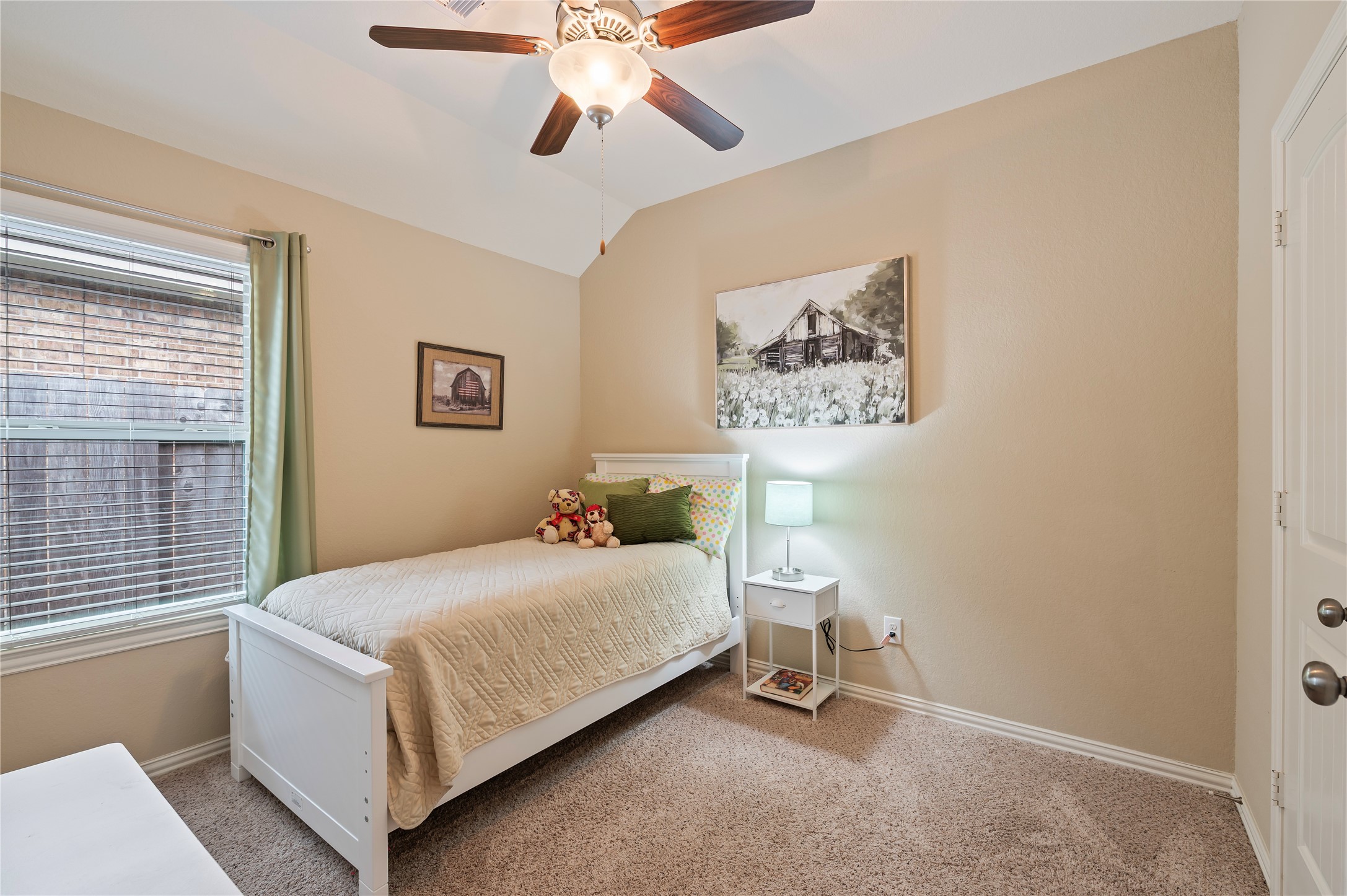 6822 Persea Ridge Lane Dickinson, TX 77539 - Photo 23 of 37 3rd Bedroom