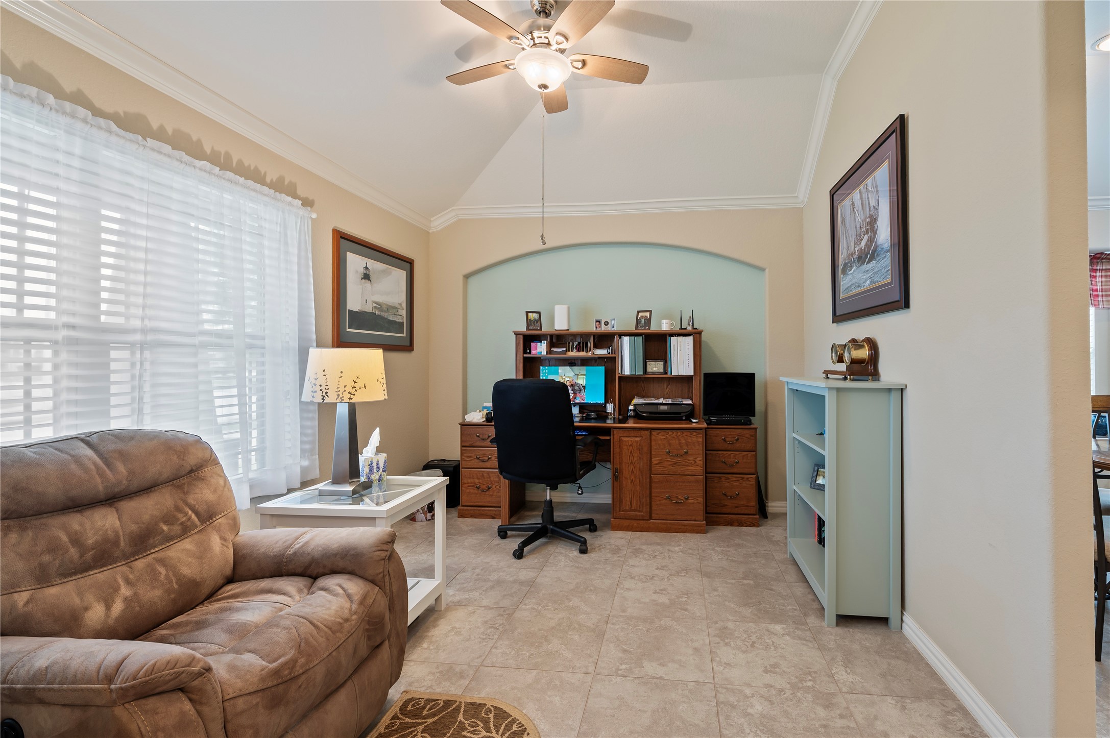 6822 Persea Ridge Lane Dickinson, TX 77539 - Photo 5 of 37 Office / Formal Dining