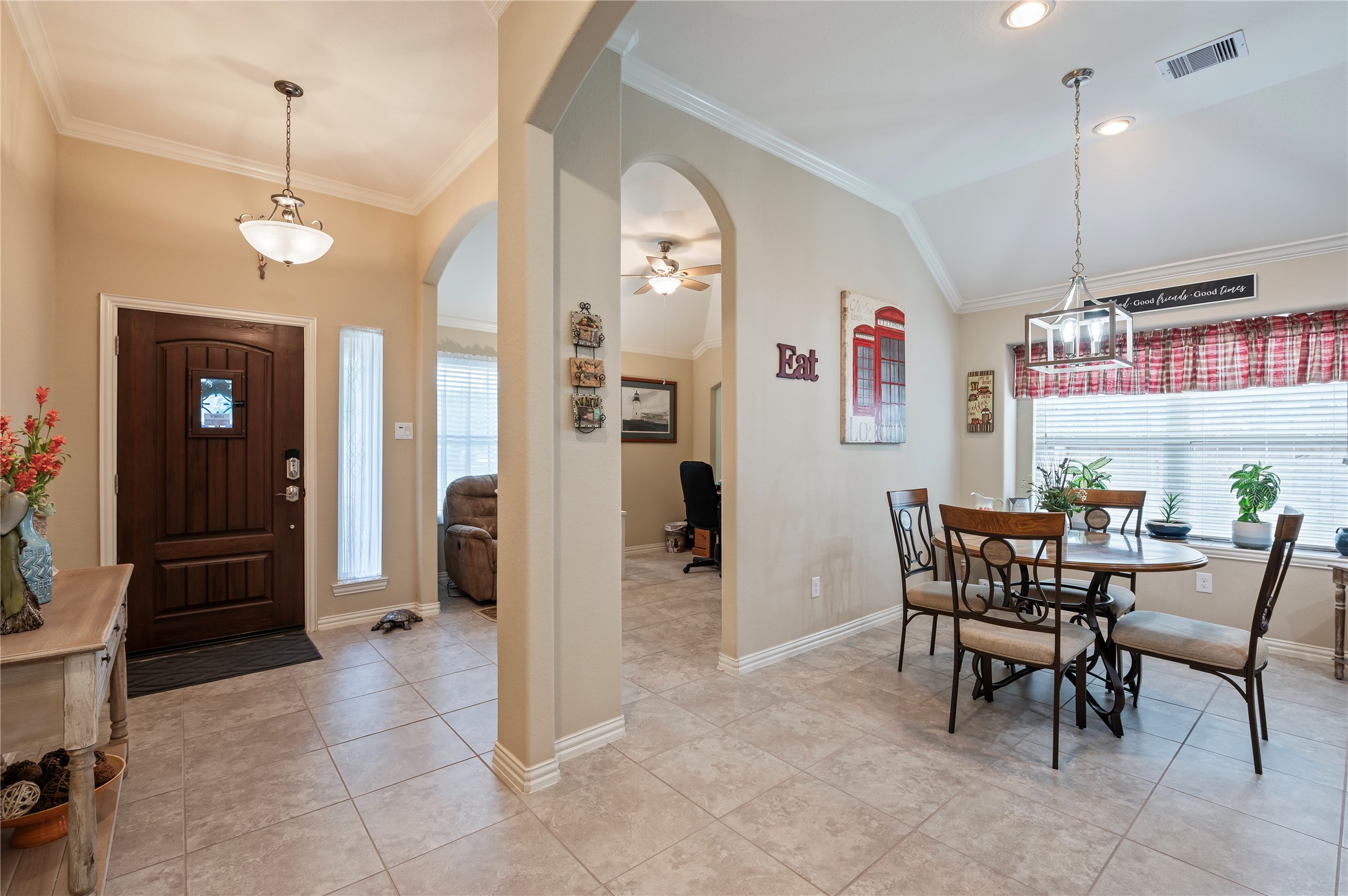 6822 Persea Ridge Lane Dickinson, TX 77539 - Photo 7 of 37 Showing Entry to Dining / Office Area and Breakfast