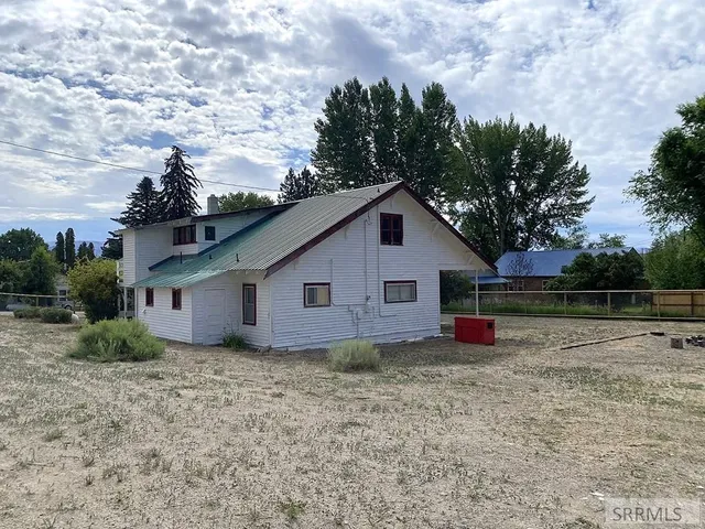 $330,000 | 200 N 2nd Street, Challis, ID 83226