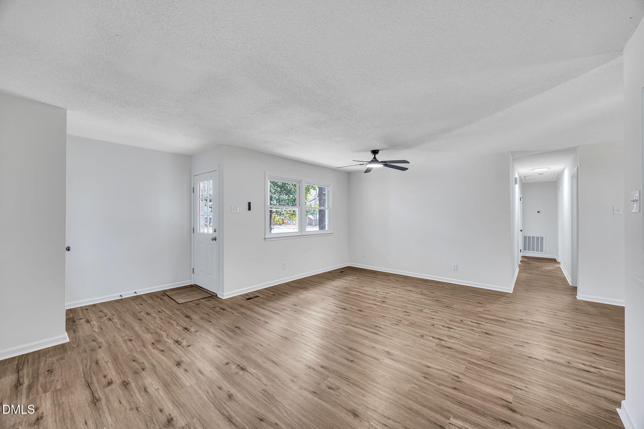 601 Crestview Drive Durham, NC 27712 - Photo 4 of 34 13-web-or-mls-9L1A7762 (1)