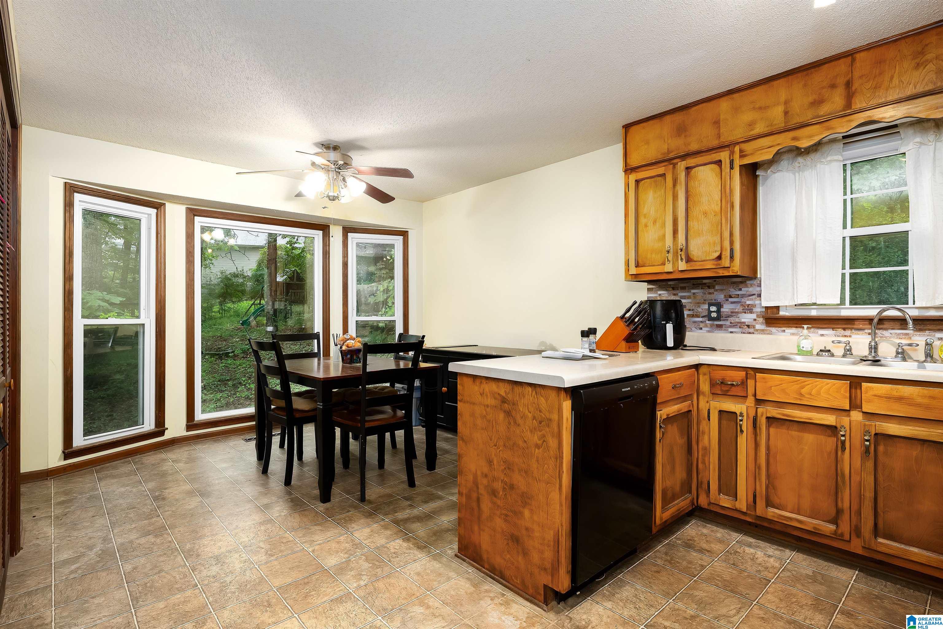 1454 Falling Rock Circle Alabaster, AL 35007 - Photo 13 of 40