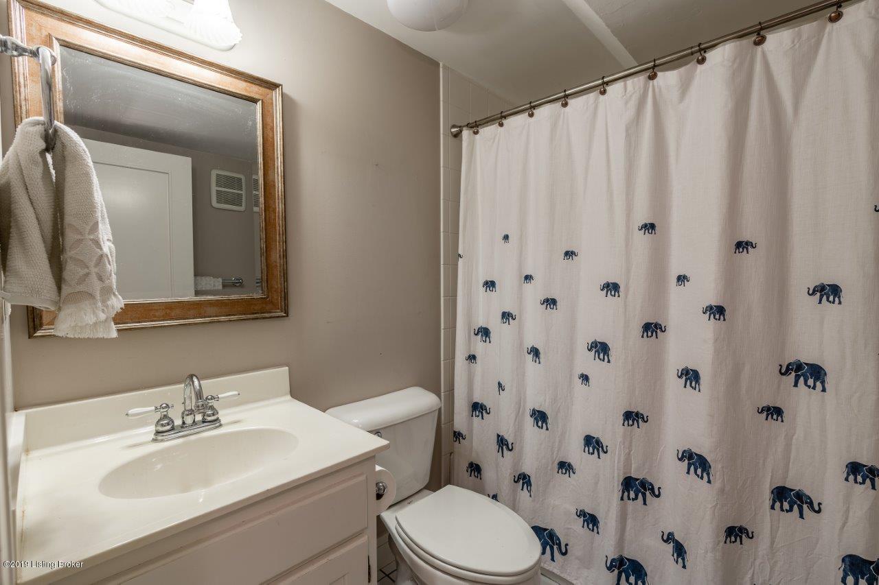 2109 Edgehill Road Louisville, KY 40205 - Photo 39 of 49 real-estate-highlands---41