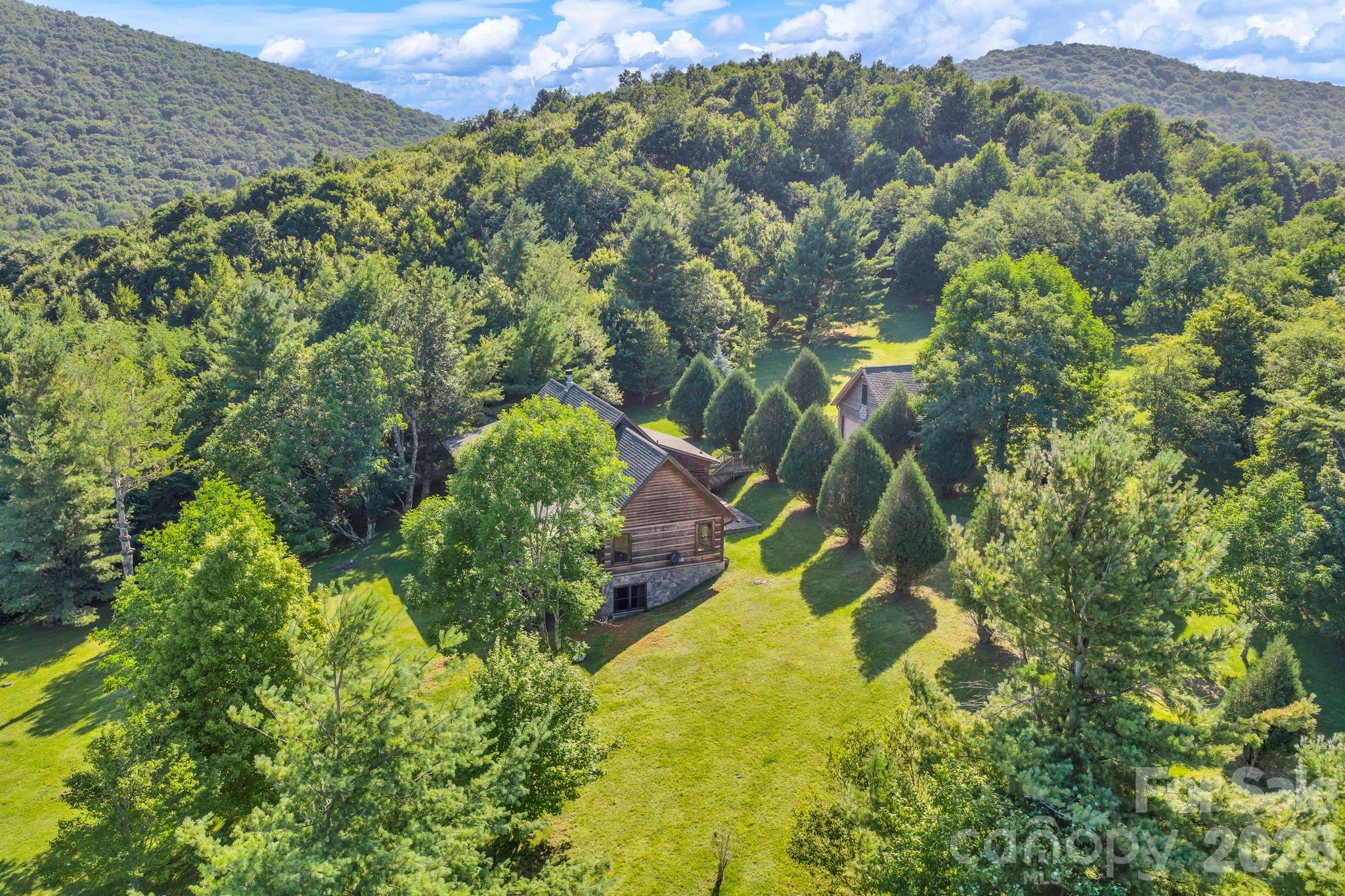 525 Schoolhouse Ridge Boone, NC 28607 - Photo 8 of 41 Gallery Image 8
