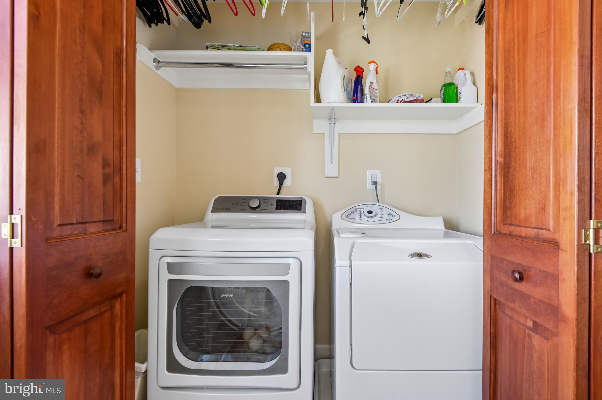 2724 Alden Road Parkville, MD 21234 - Photo 35 of 65 a utility room with dryer and washer
