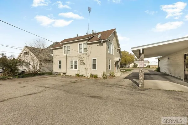 $450,000 | 252 North Shilling Avenue, Blackfoot, ID 83221