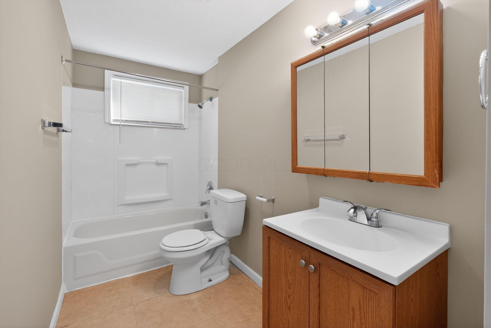 3851 Fairmoor Road Columbus, OH 43228 - Photo 17 of 30 24_3851_Fairmoor_Rd_Columbus_OH_43228-Ba