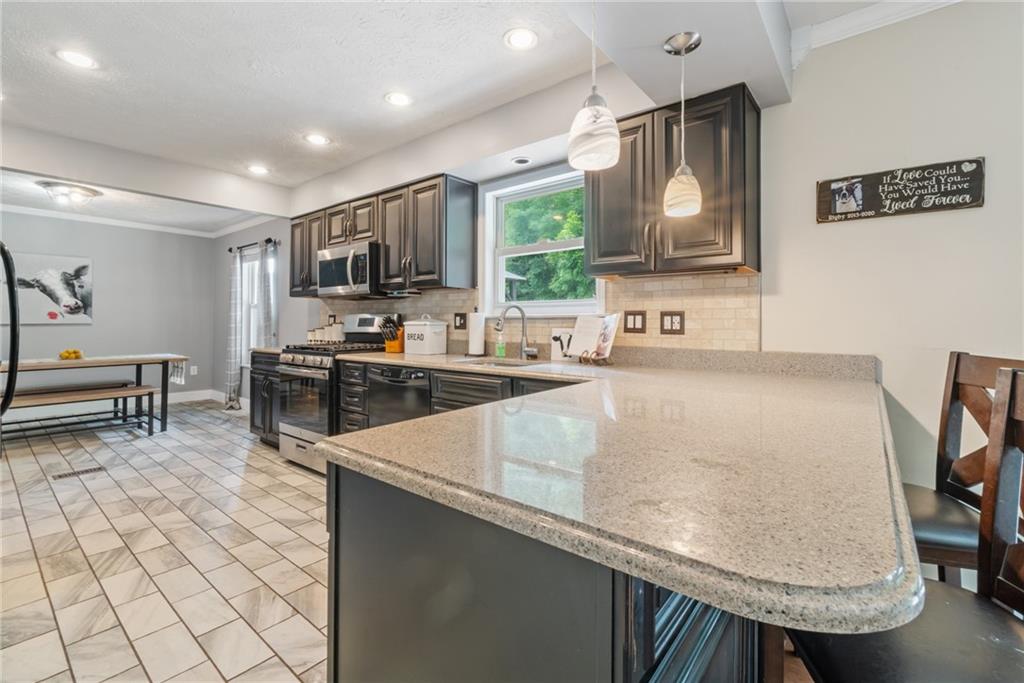 4823 Bayfield Road Allison Park, PA 15101 - Photo 6 of 36 Gallery Image 6