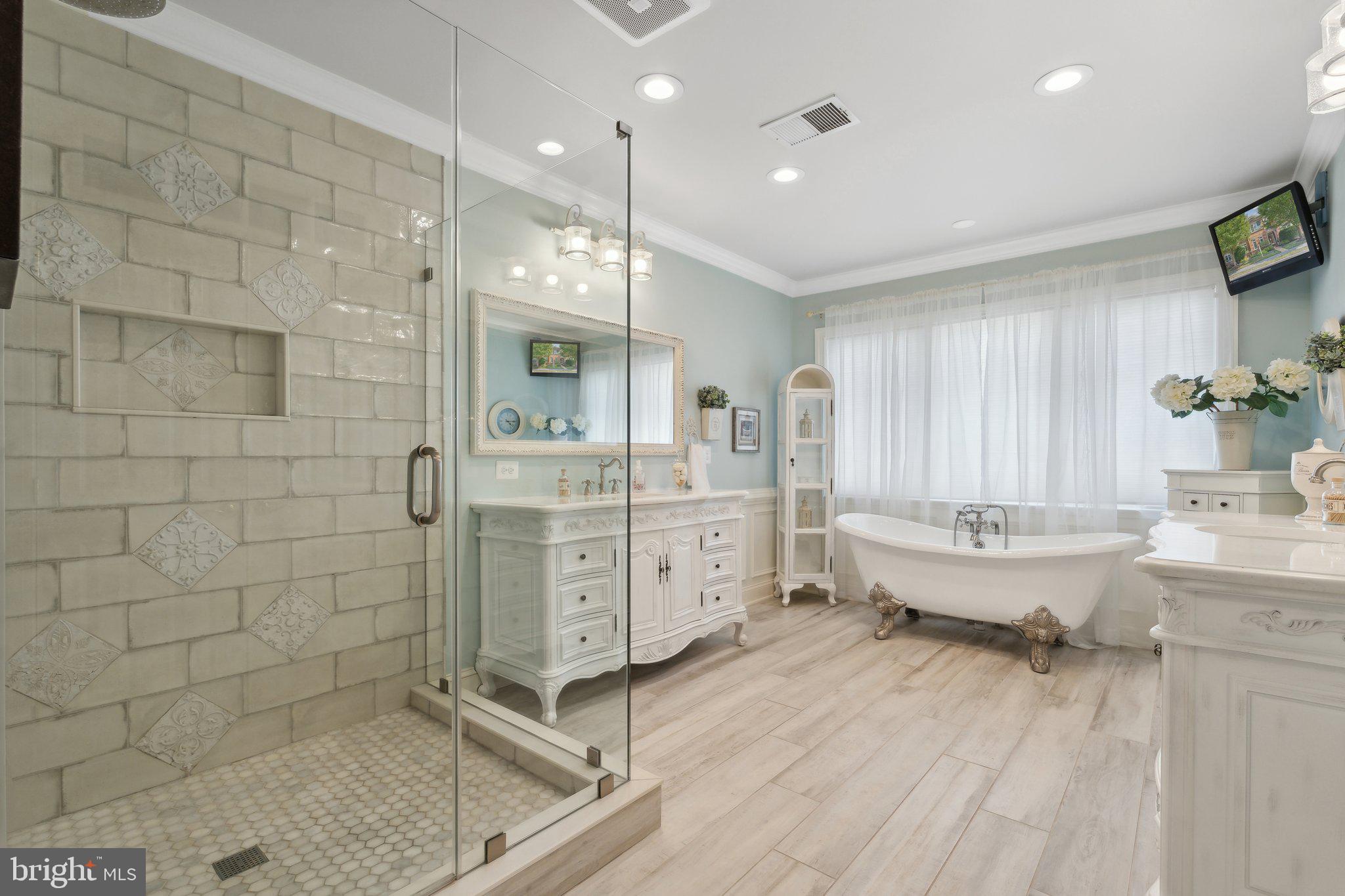 24908 Castleton Drive Chantilly, VA 20152 - Photo 24 of 47 Primary Bath