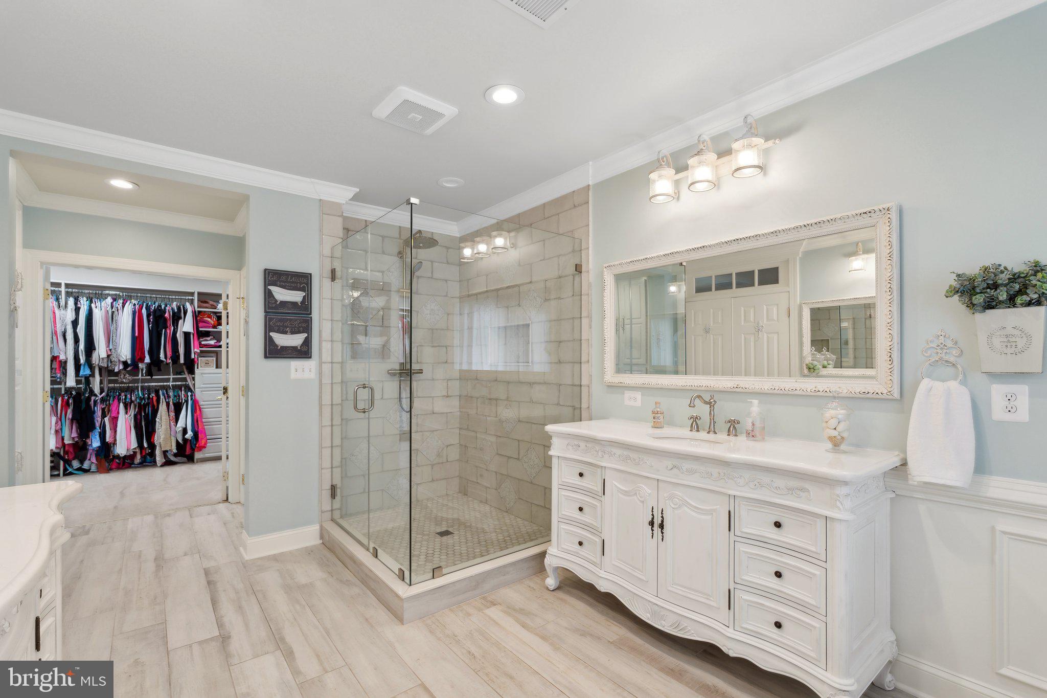 24908 Castleton Drive Chantilly, VA 20152 - Photo 25 of 47 Primary Bath