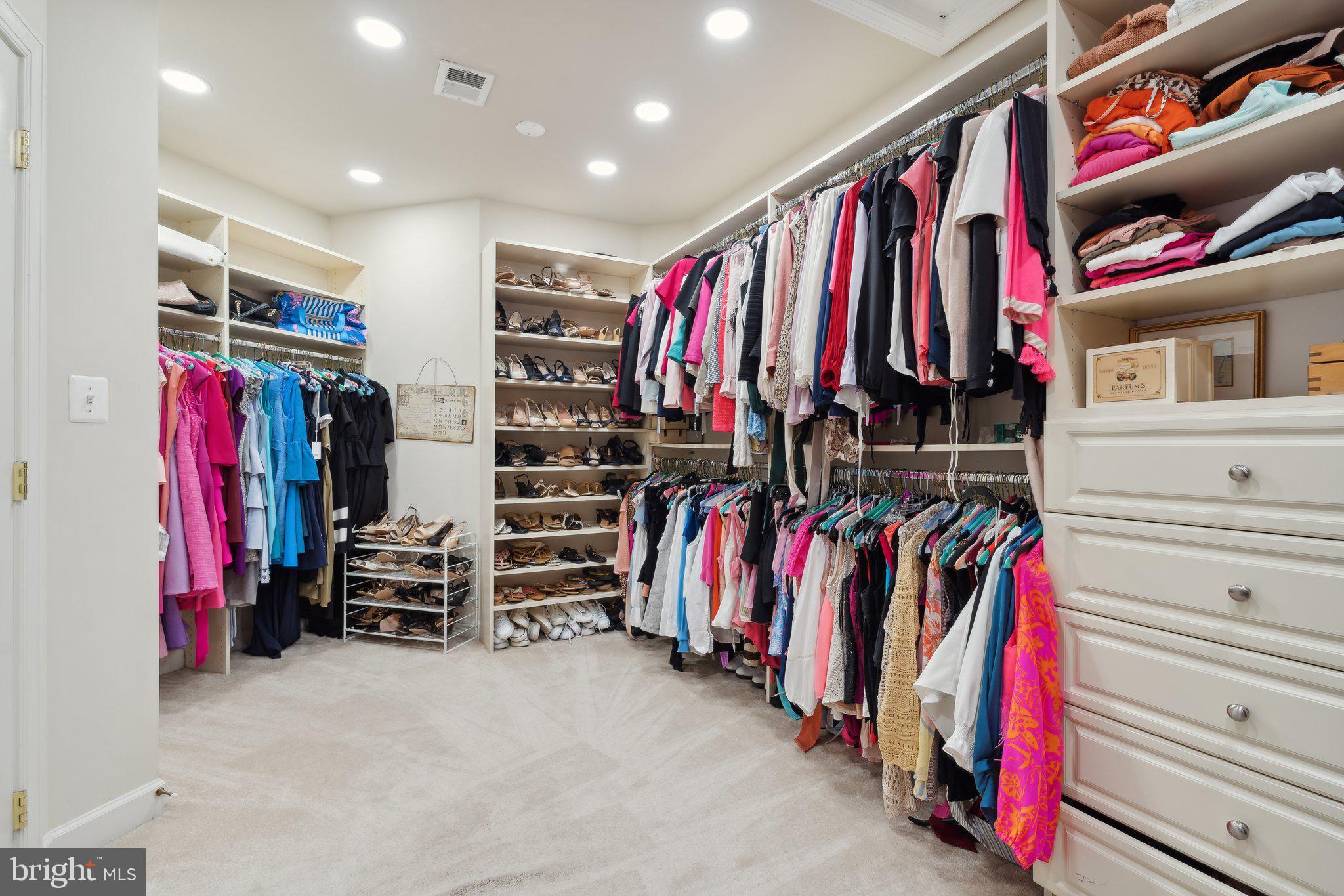 24908 Castleton Drive Chantilly, VA 20152 - Photo 27 of 47 Primary Closet