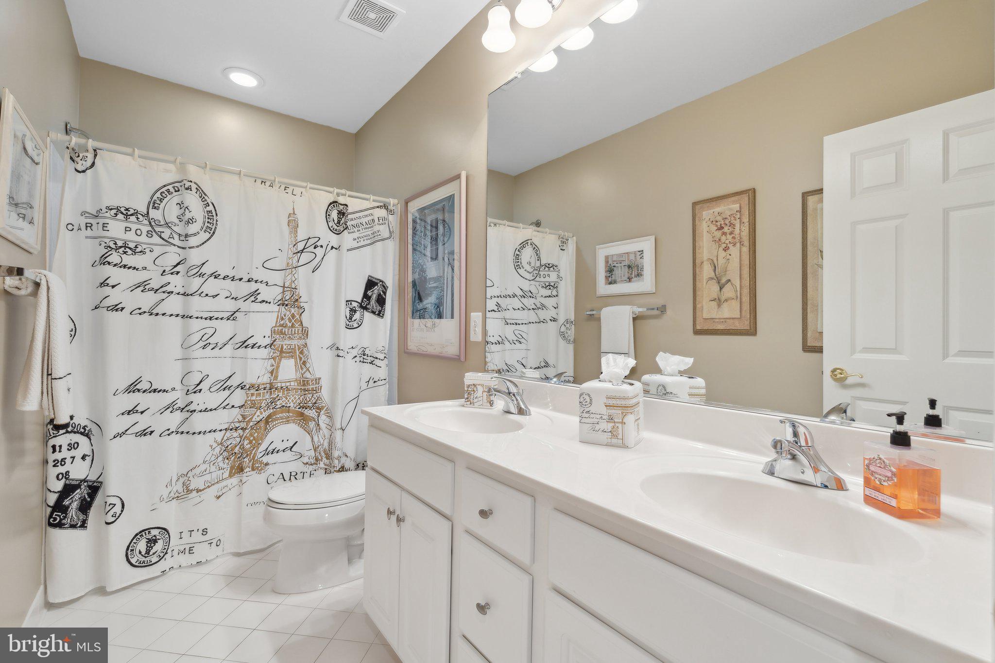 24908 Castleton Drive Chantilly, VA 20152 - Photo 34 of 47 Third Bath