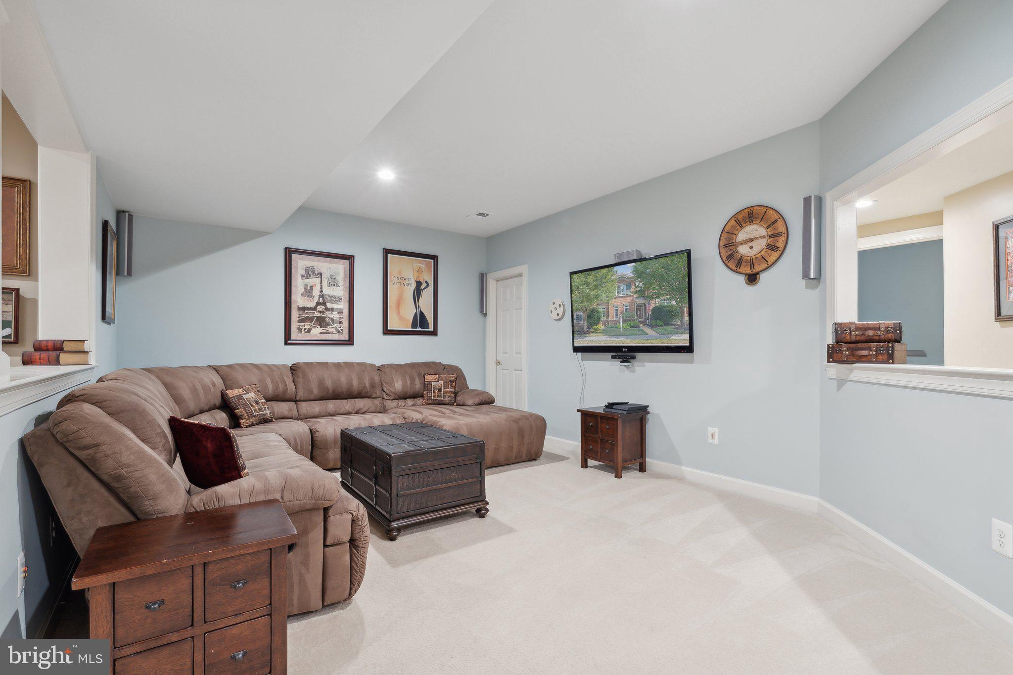 24908 Castleton Drive Chantilly, VA 20152 - Photo 40 of 47 Sitting Room