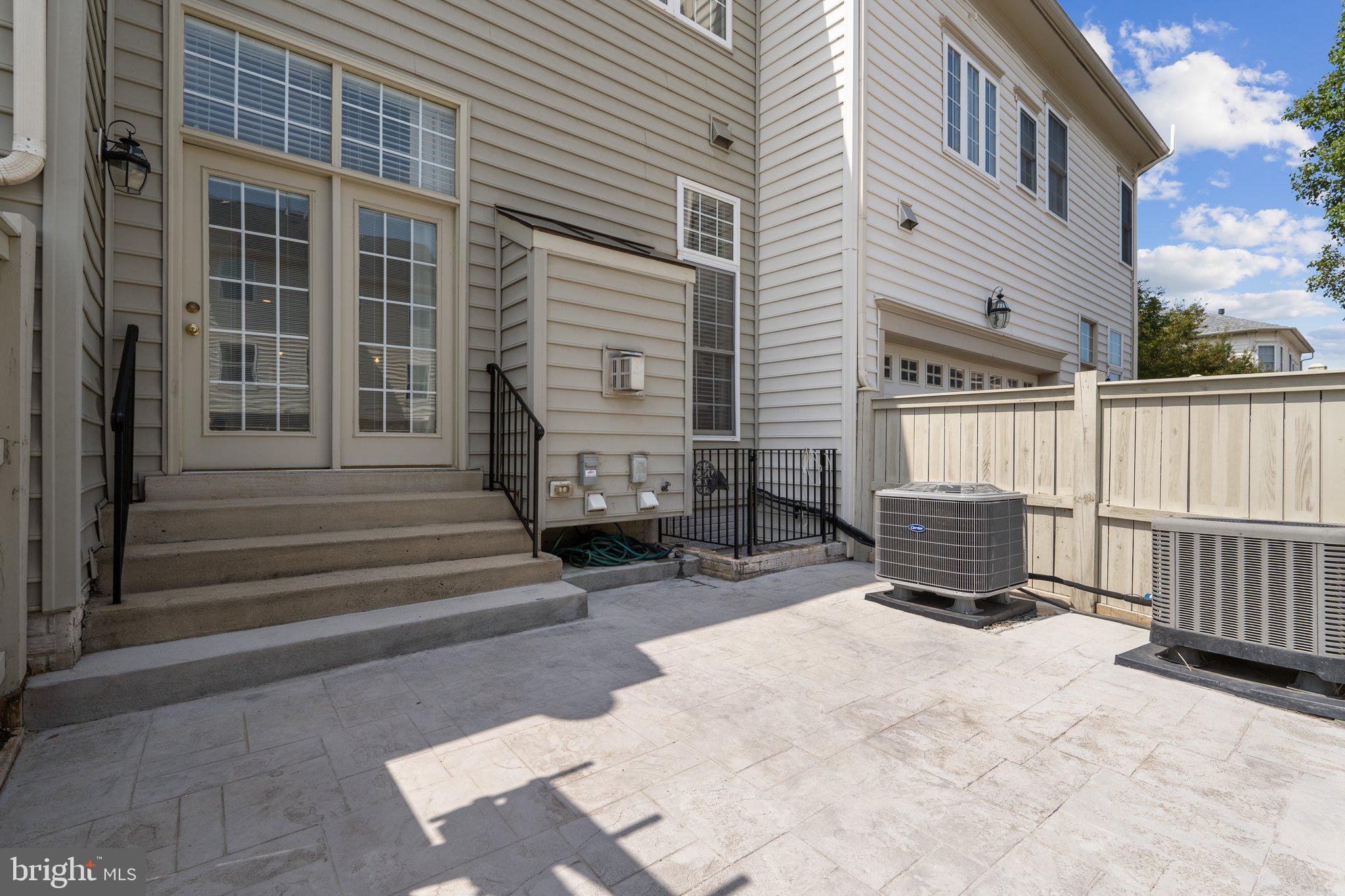 24908 Castleton Drive Chantilly, VA 20152 - Photo 45 of 47 Back Patio