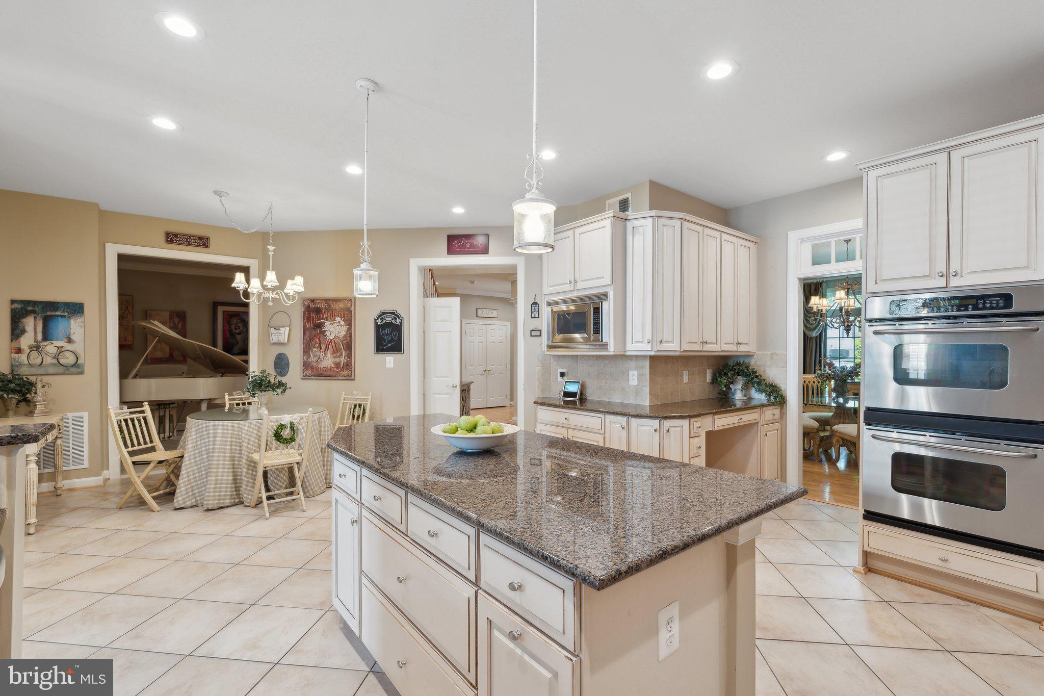 24908 Castleton Drive Chantilly, VA 20152 - Photo 8 of 47 Kitchen