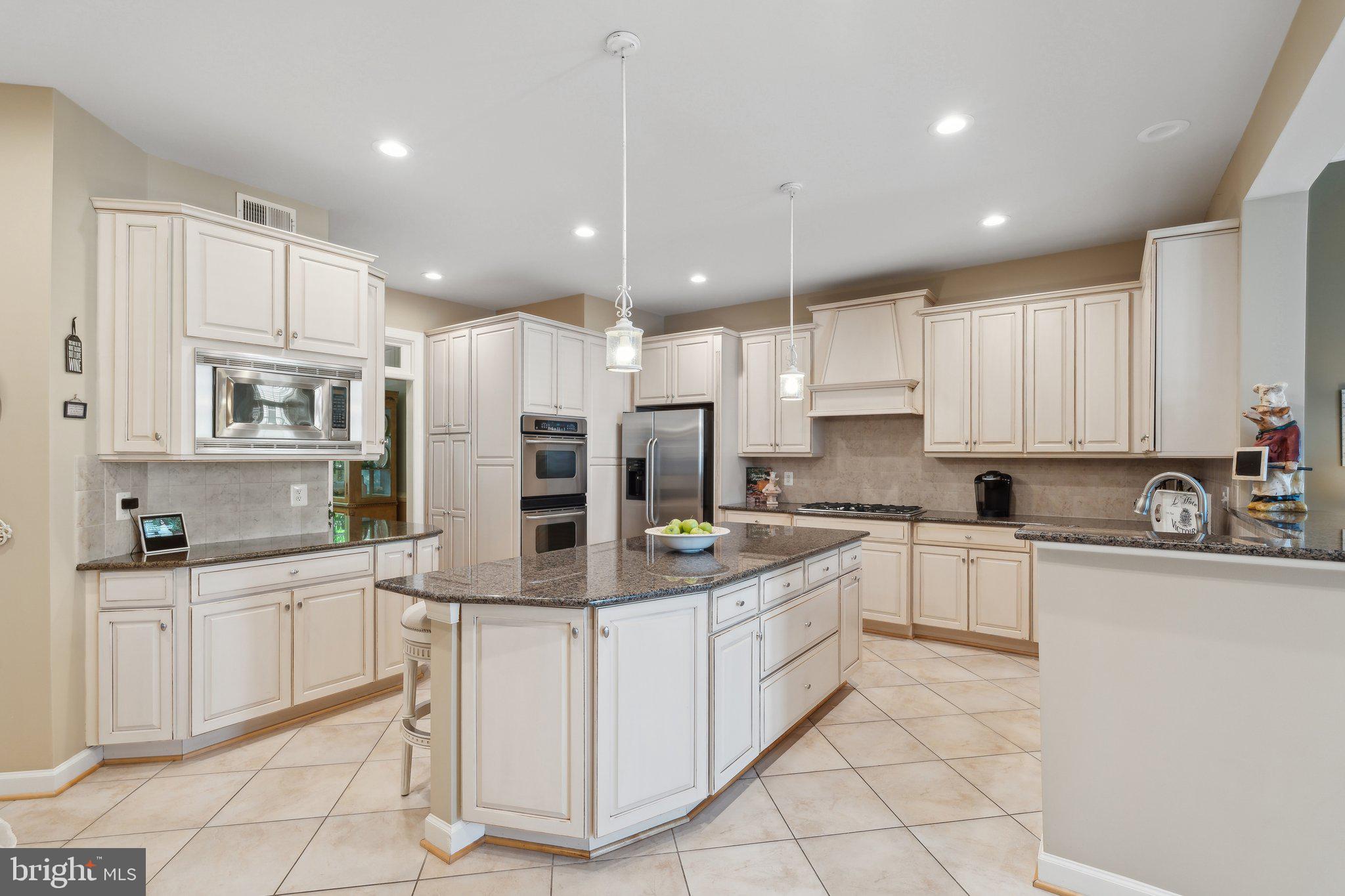 24908 Castleton Drive Chantilly, VA 20152 - Photo 10 of 47 Kitchen