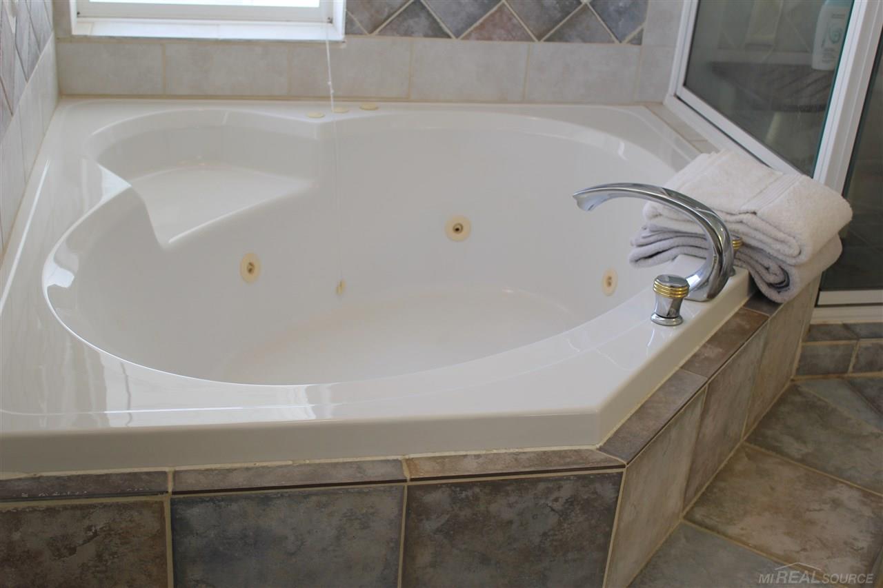 1283 River Road St. Clair, MI 48079 - Photo 25 of 94 31347827-24.JPG