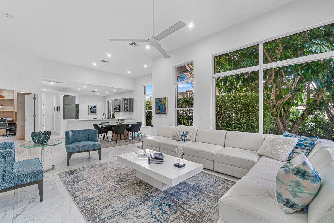 6372 Northwest 25th Way Boca Raton, FL 33496 - Photo 6 of 30 Living Room