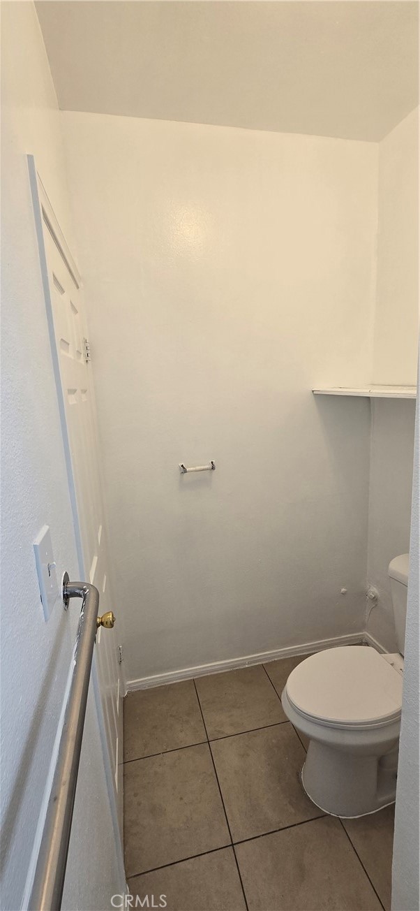 1060 Cherry, Unit A & B Long Beach, CA 90813 - Photo 52 of 63 a bathroom with a toilet and a shower