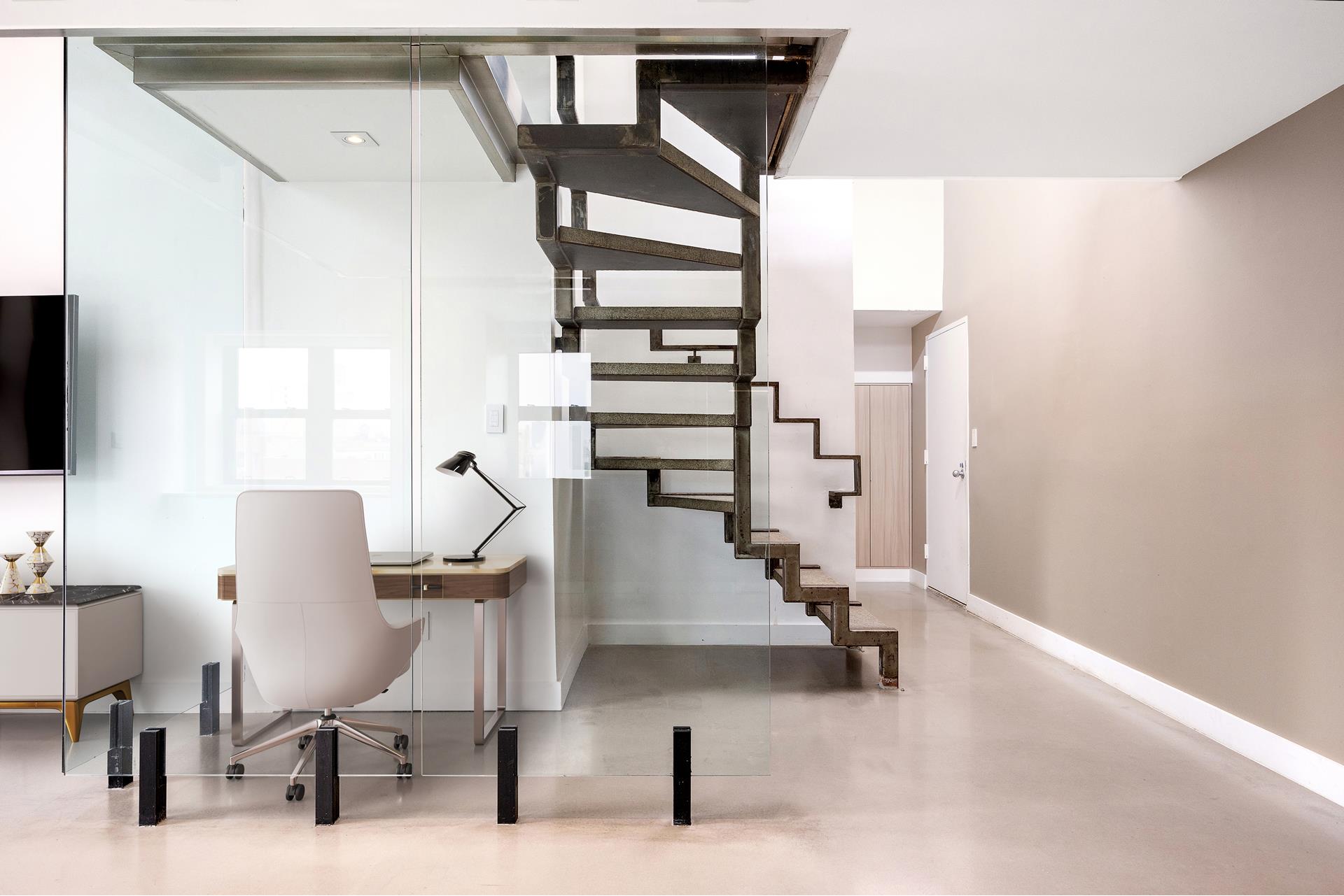 135 West 70th Street, Unit 10C Manhattan, NY 10023 - Photo 14 of 24 a view of entryway and hall with dining room