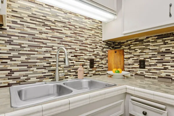 a close view of sink