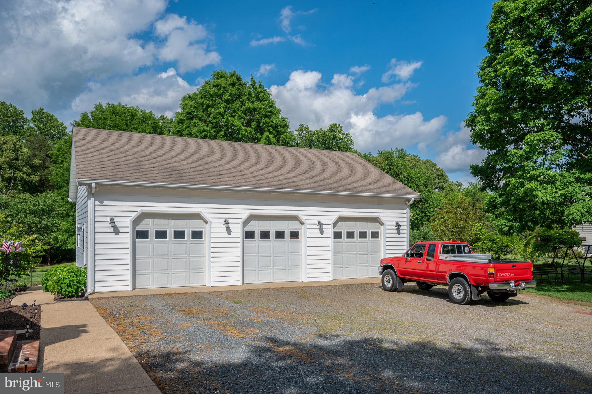 201 McCarty Road Fredericksburg, VA 22405 - Photo 46 of 63 THREE car garage!