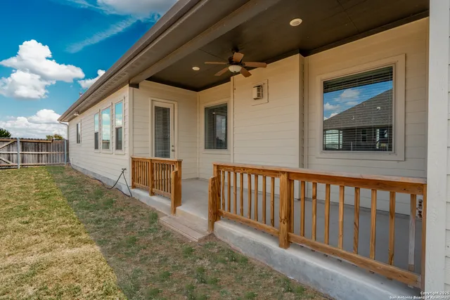 $759,900 | 6527 Tallow Way, Converse, TX 78109