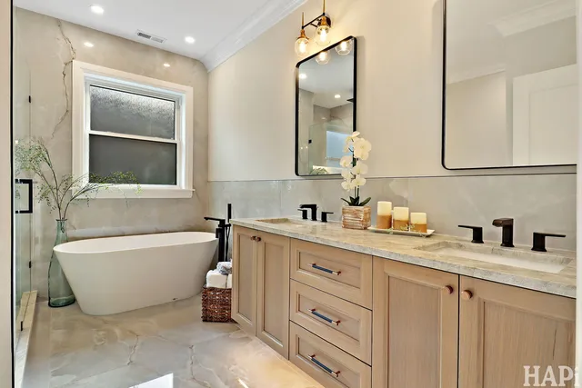 $1,399,000 | 3507 North Whipple Street, Chicago, IL 60618