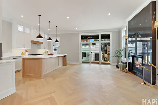 $1,399,000 | 3507 North Whipple Street, Chicago, IL 60618