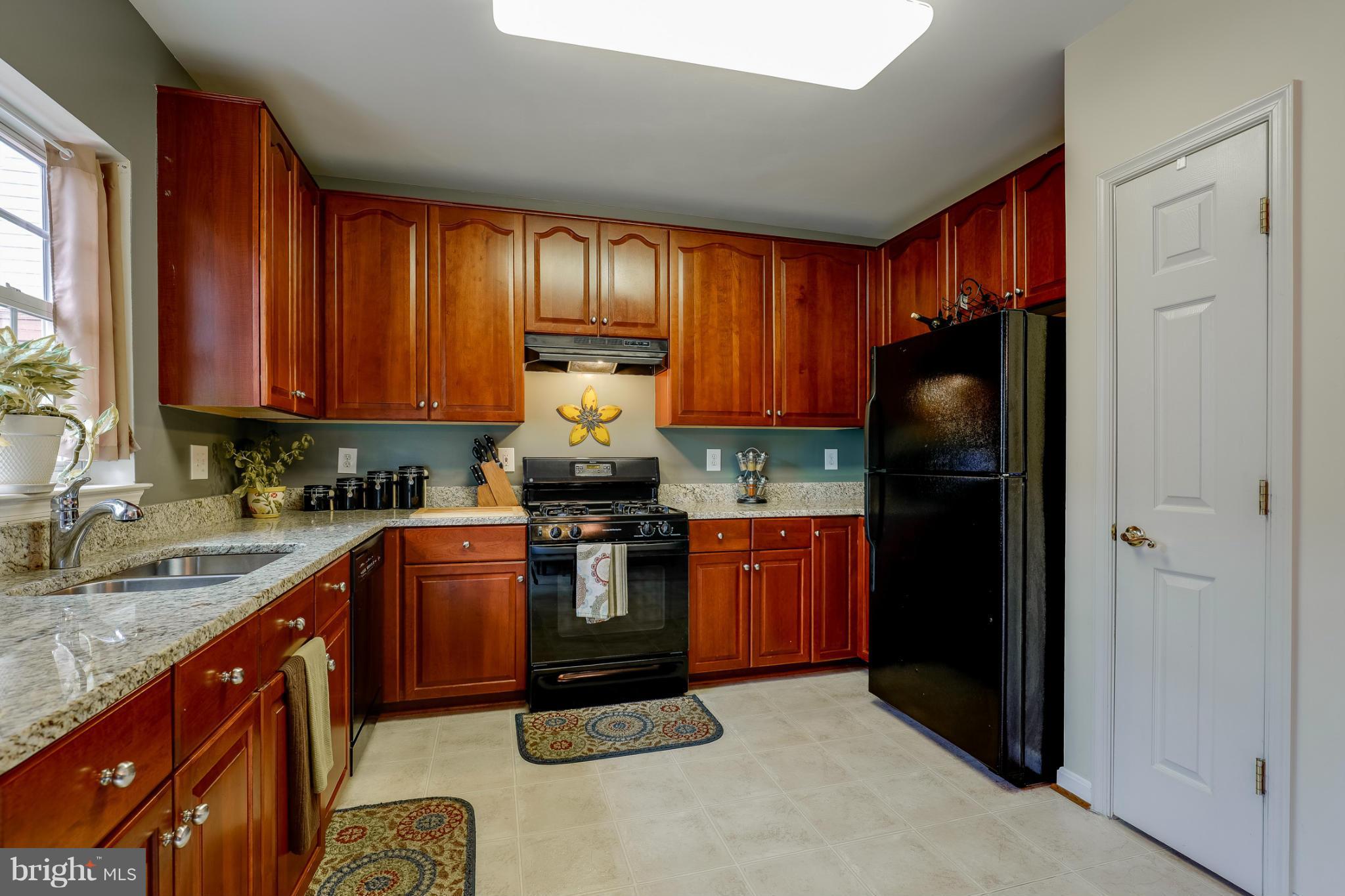 9052 Two Bays Road Lorton, VA 22079 - Photo 12 of 25 Kitchen