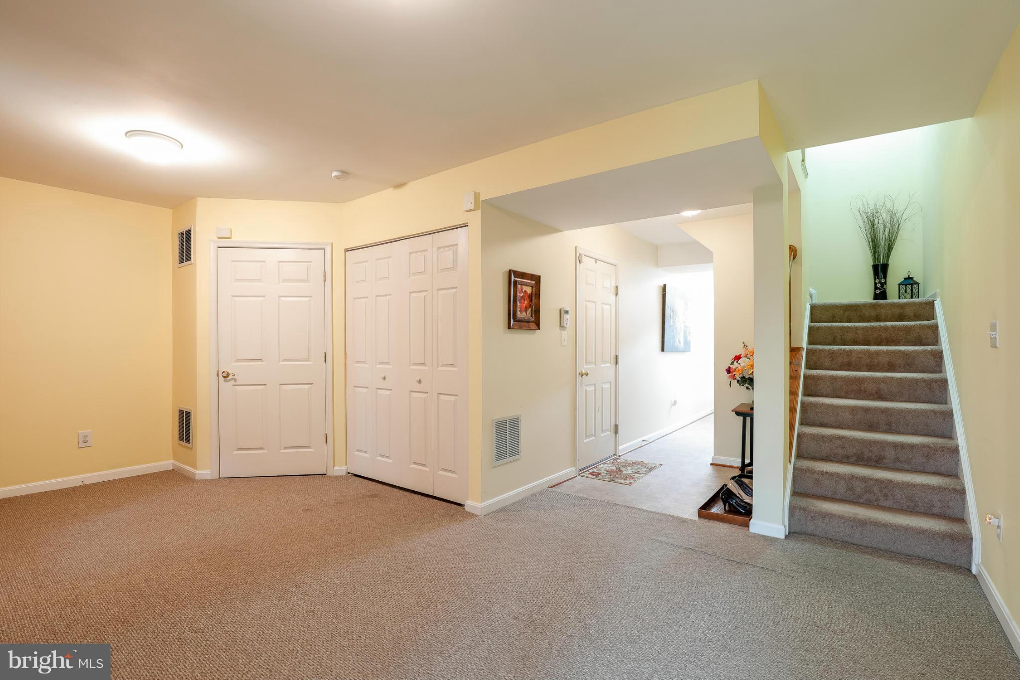 9052 Two Bays Road Lorton, VA 22079 - Photo 3 of 25 Family Room