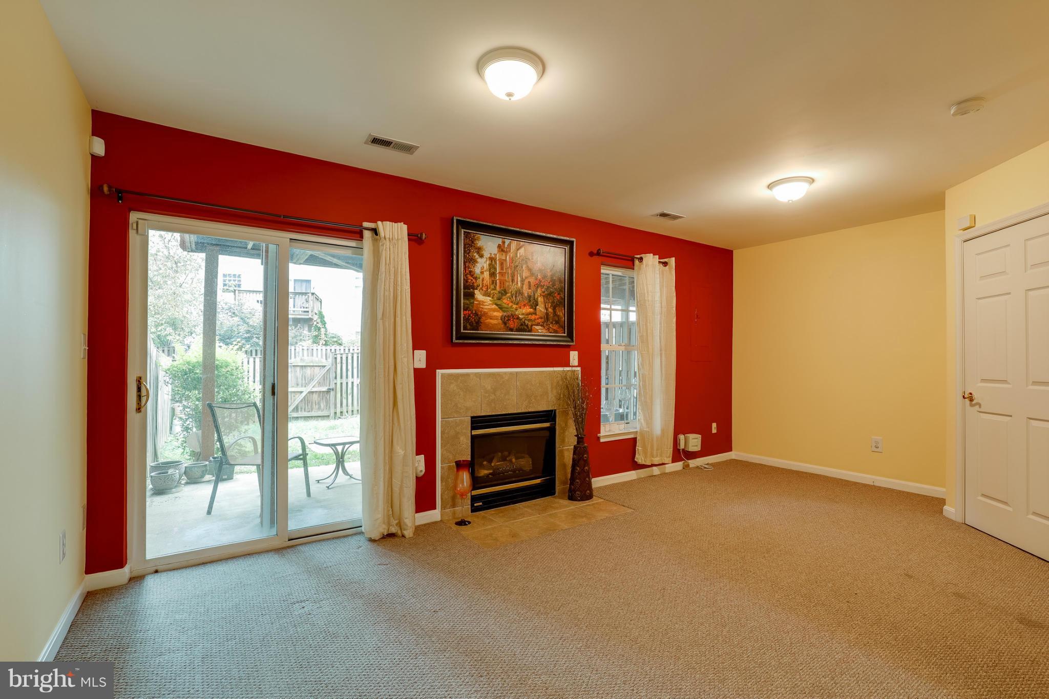 9052 Two Bays Road Lorton, VA 22079 - Photo 4 of 25 Family Room