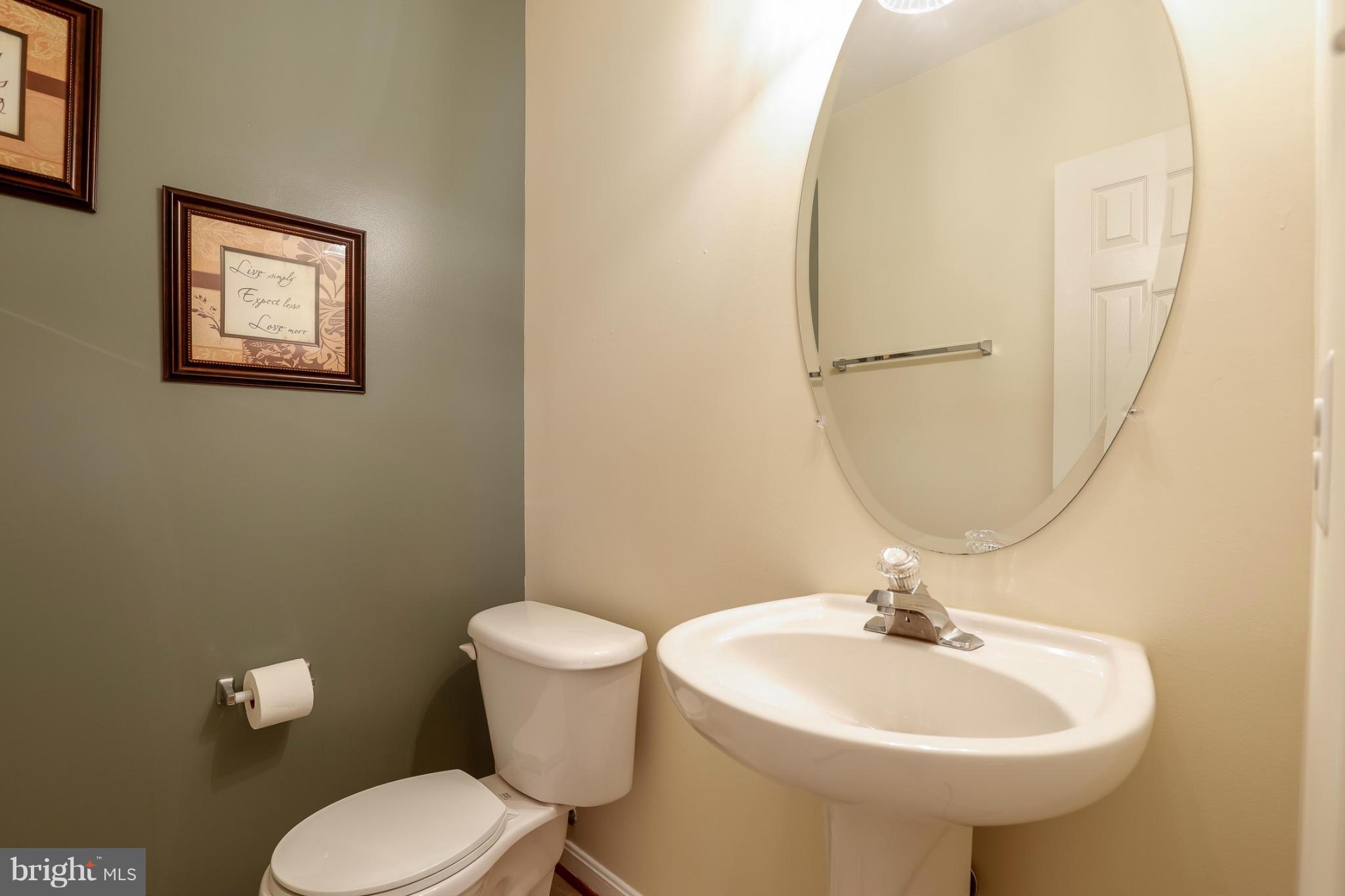 9052 Two Bays Road Lorton, VA 22079 - Photo 8 of 25 Bath