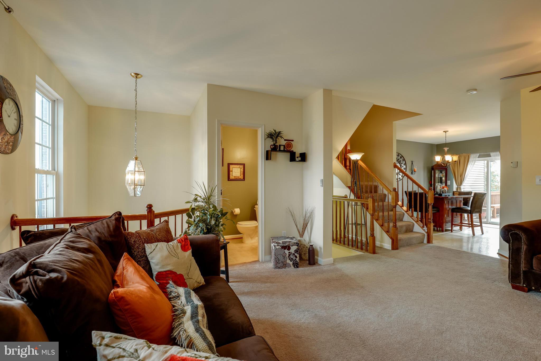 9052 Two Bays Road Lorton, VA 22079 - Photo 10 of 25 Living Room
