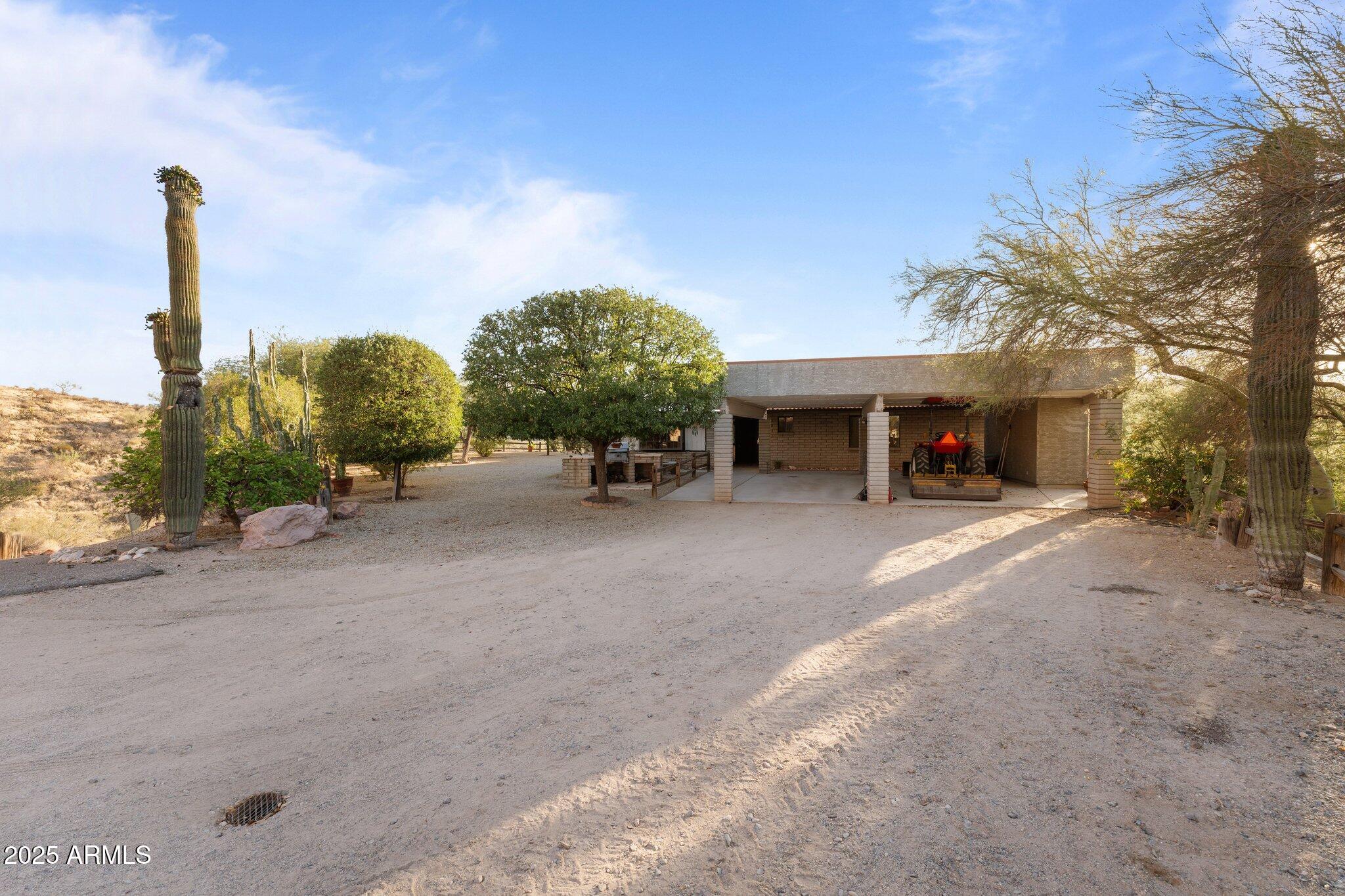 27610 Gill Road Morristown, AZ 85342 - Photo 31 of 71 55-web-or-mls-DSC00566