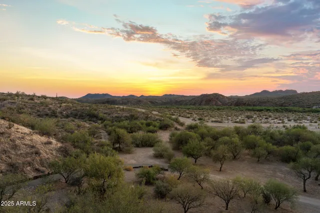 $1,650,000 | 27610 Gill Road, Morristown, AZ 85342