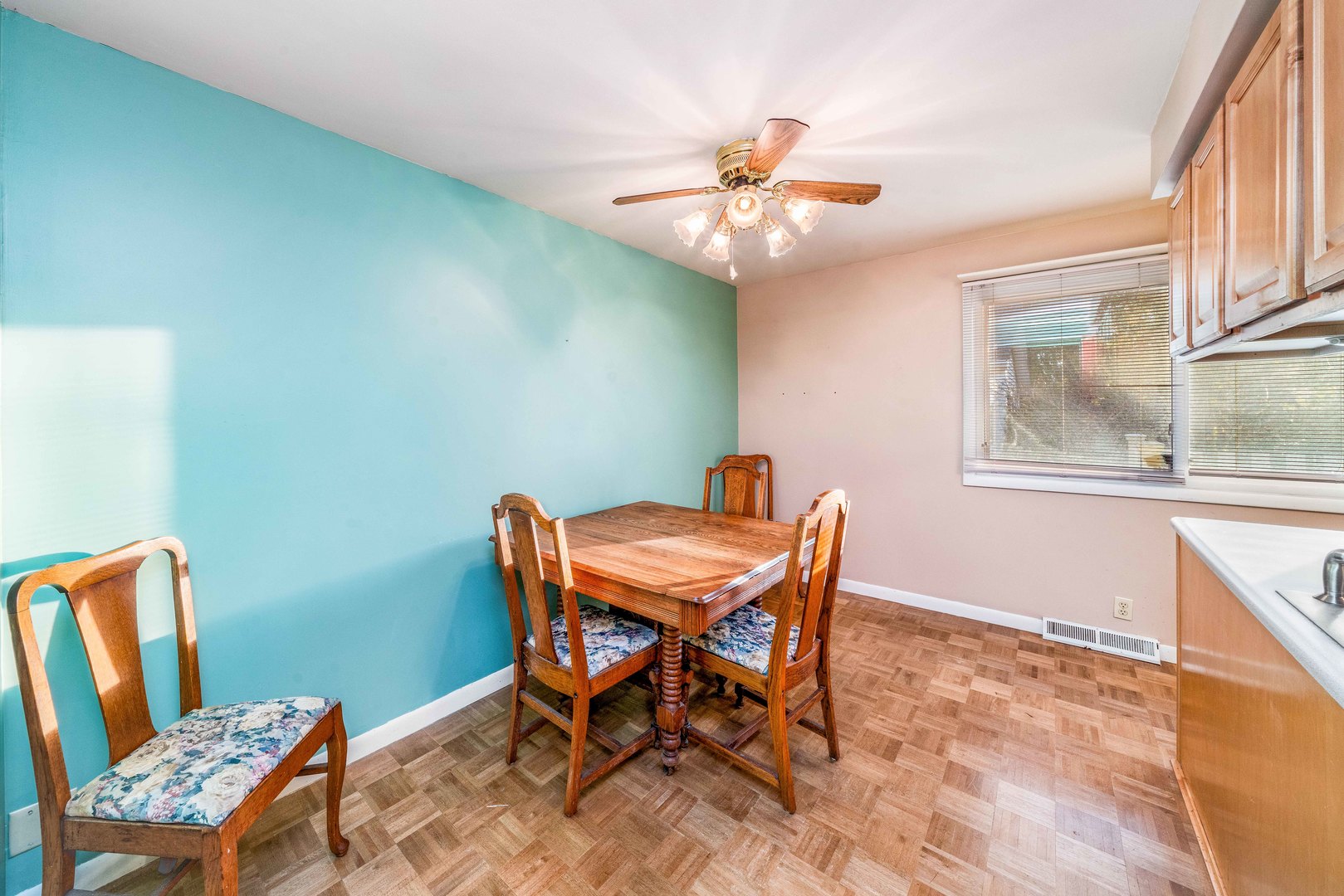 1014 Castle Street Sandwich, IL 60548 - Photo 9 of 21 a dining room with furniture and window